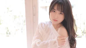 白皙养眼清纯美女写真图片_3