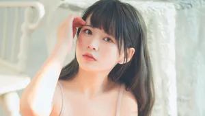 优雅清纯美女写真壁纸_4