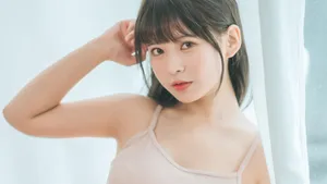 优雅清纯美女写真壁纸_7