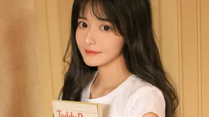 肤白貌美的女子图片_8