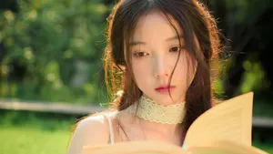 高清忧郁气质长裙女生图片_5