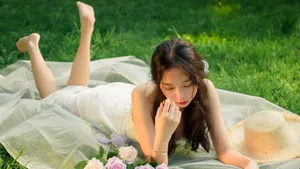 高清忧郁气质长裙女生图片_8
