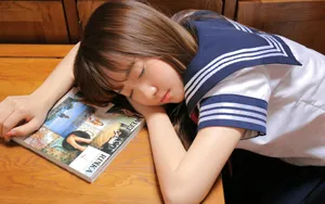可爱清纯水手服美女壁纸_2