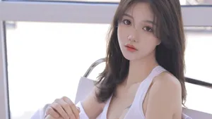 白嫩性感美女写真图片_3