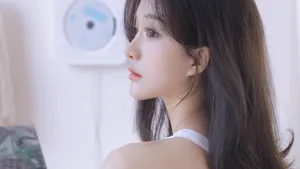白嫩性感美女写真图片_4