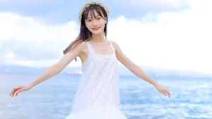 清新养眼美女海边写真图片_5