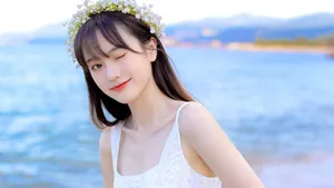 清新养眼美女海边写真图片_11
