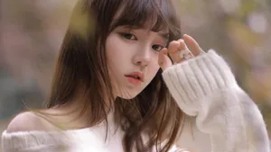 纯情白嫩的少女户外写真图片第1张