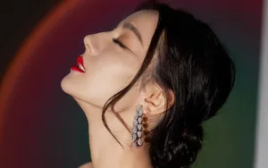 迪丽热巴亮片开叉裙性感壁纸_3