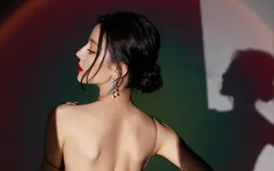 迪丽热巴亮片开叉裙性感壁纸_6