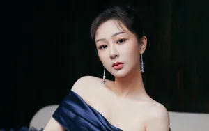 杨紫性感蓝色露肩裙图片_3