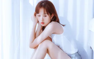 小清新吊带美女床上写真图片_9