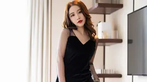 美女模特透明黑丝壁纸图片_7