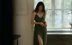 欧阳娜娜吊带裙性感写真_4