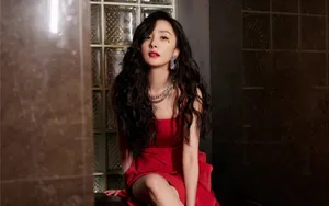 杨幂吊带红裙妩媚性感壁纸_5