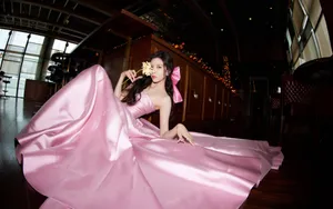 宋妍霏粉色性感写真图片_8