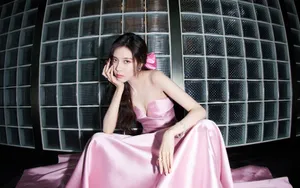 宋妍霏粉色性感写真图片_10
