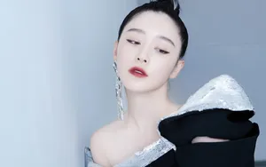 阚清子露肩黑色礼服图片_5