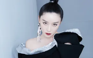 阚清子露肩黑色礼服图片_6