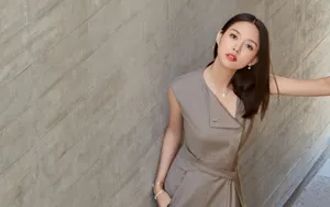 张梓琳街拍图片壁纸