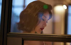 毛晓彤吊带裙魅力性感图片_3
