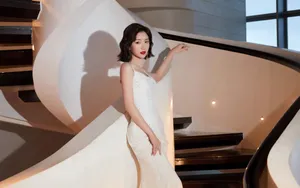毛晓彤吊带裙魅力性感图片_7