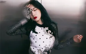 孟美岐冷艳桌面壁纸_3