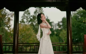 毛晓彤白裙曼妙图片_6