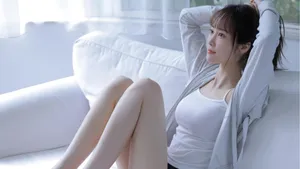 清纯美白少女诱人写真壁纸