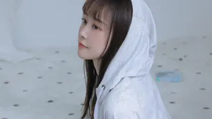 清纯美白少女诱人写真壁纸_4