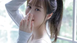 清纯美白少女诱人写真壁纸_5