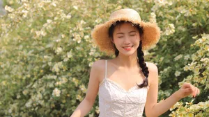 温暖甜美女孩图片壁纸_7
