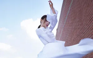 袁姗姗白裙优雅性感壁纸_9