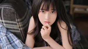 清新美白美女壁纸_7