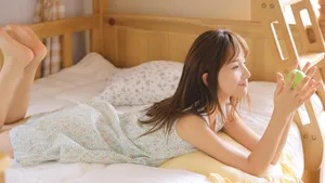清纯床上美女写真图片_6