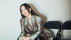 张靓颖时尚性感写真图片_6