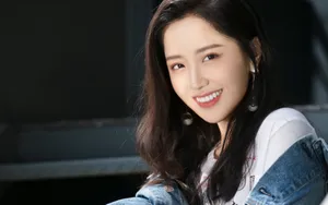王艺瑾甜美写真图片_2