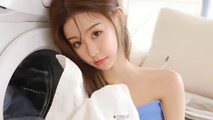 高清极品白皙吊带美女性感壁纸_7