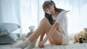 娇媚甜美邻家女孩居家写真图片_6