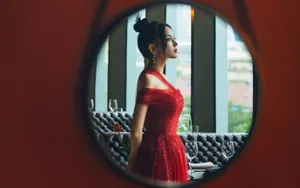 古力娜扎酒吧美艳性感图片_8