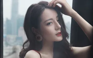 迪丽热巴性感迷人女性图片_5
