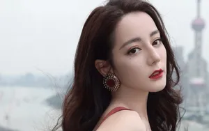 迪丽热巴性感迷人女性图片_8
