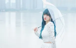 程潇白裙雨中漫步壁纸_8