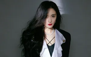 杨幂冷艳红唇写真壁纸_4