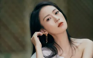童瑶白裙优雅壁纸_2