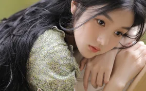 夏日长发温柔美女图片_2