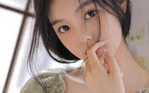 夏日长发温柔美女图片_3