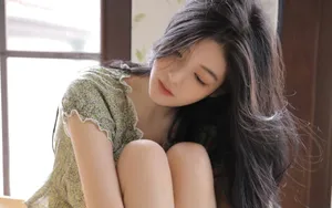 夏日长发温柔美女图片_7