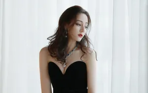 迪丽热巴性感妩媚图片