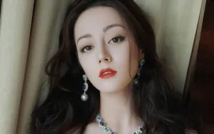 迪丽热巴性感妩媚图片_3
